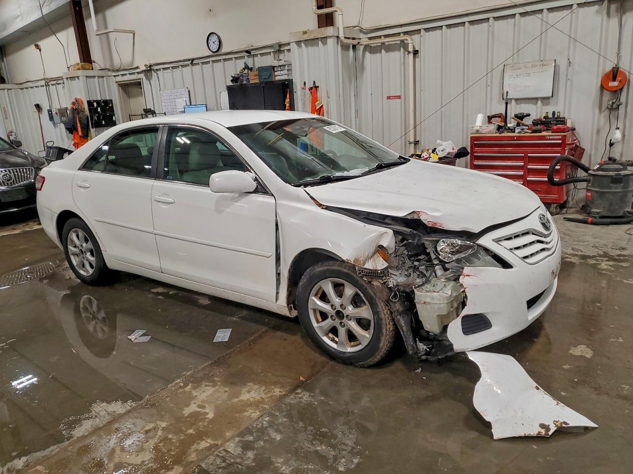 2011 TOYOTA CAMRY