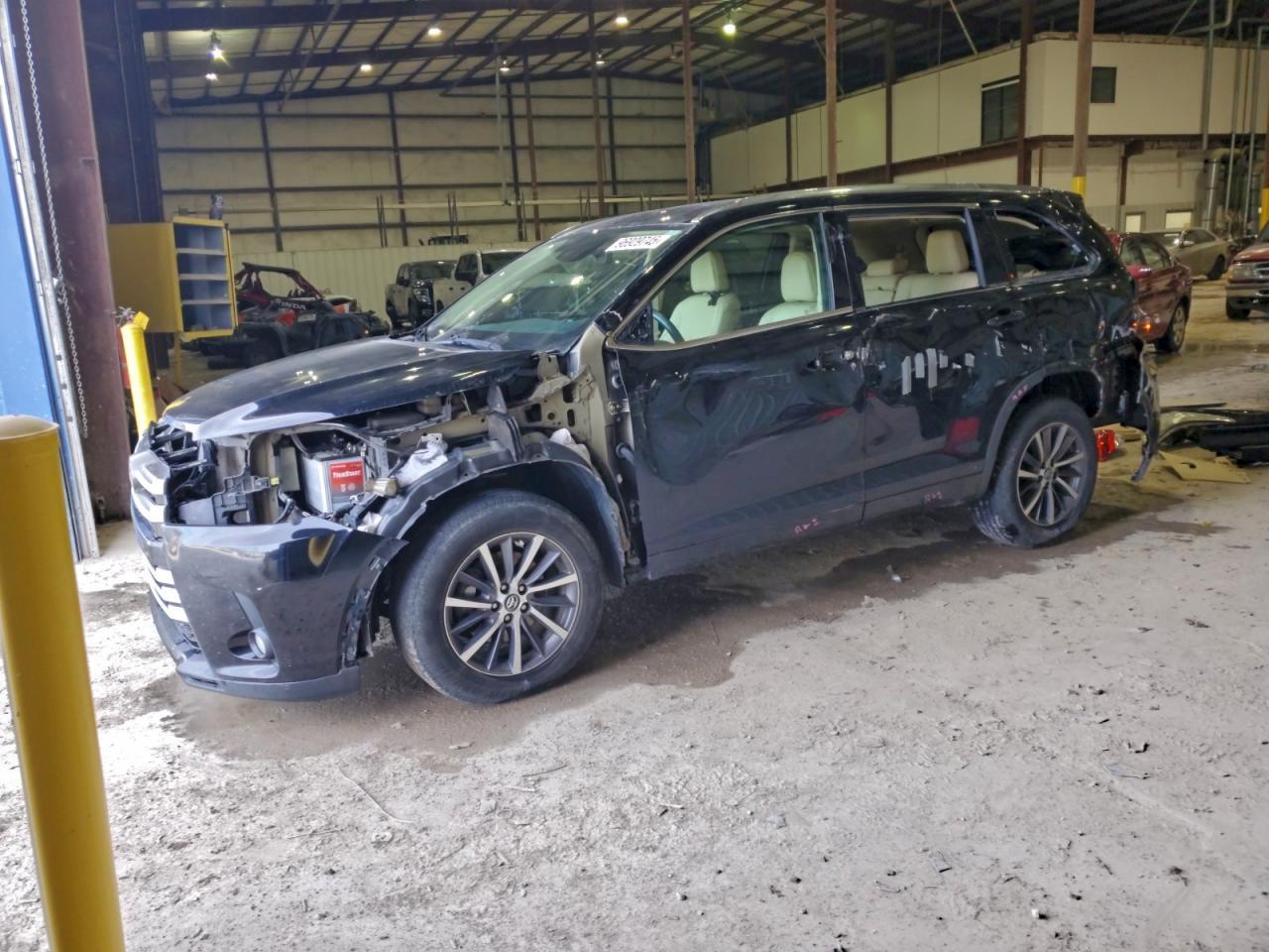 2018 TOYOTA HIGHLANDER