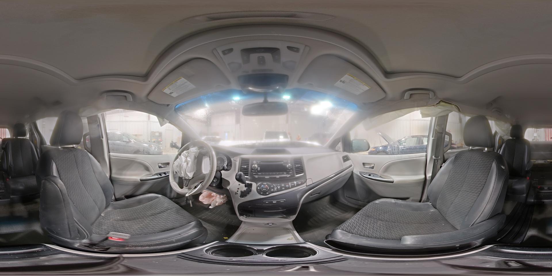 2014 TOYOTA SIENNA