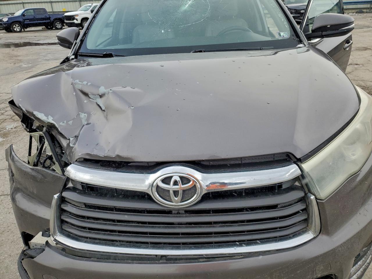 2016 TOYOTA HIGHLANDER