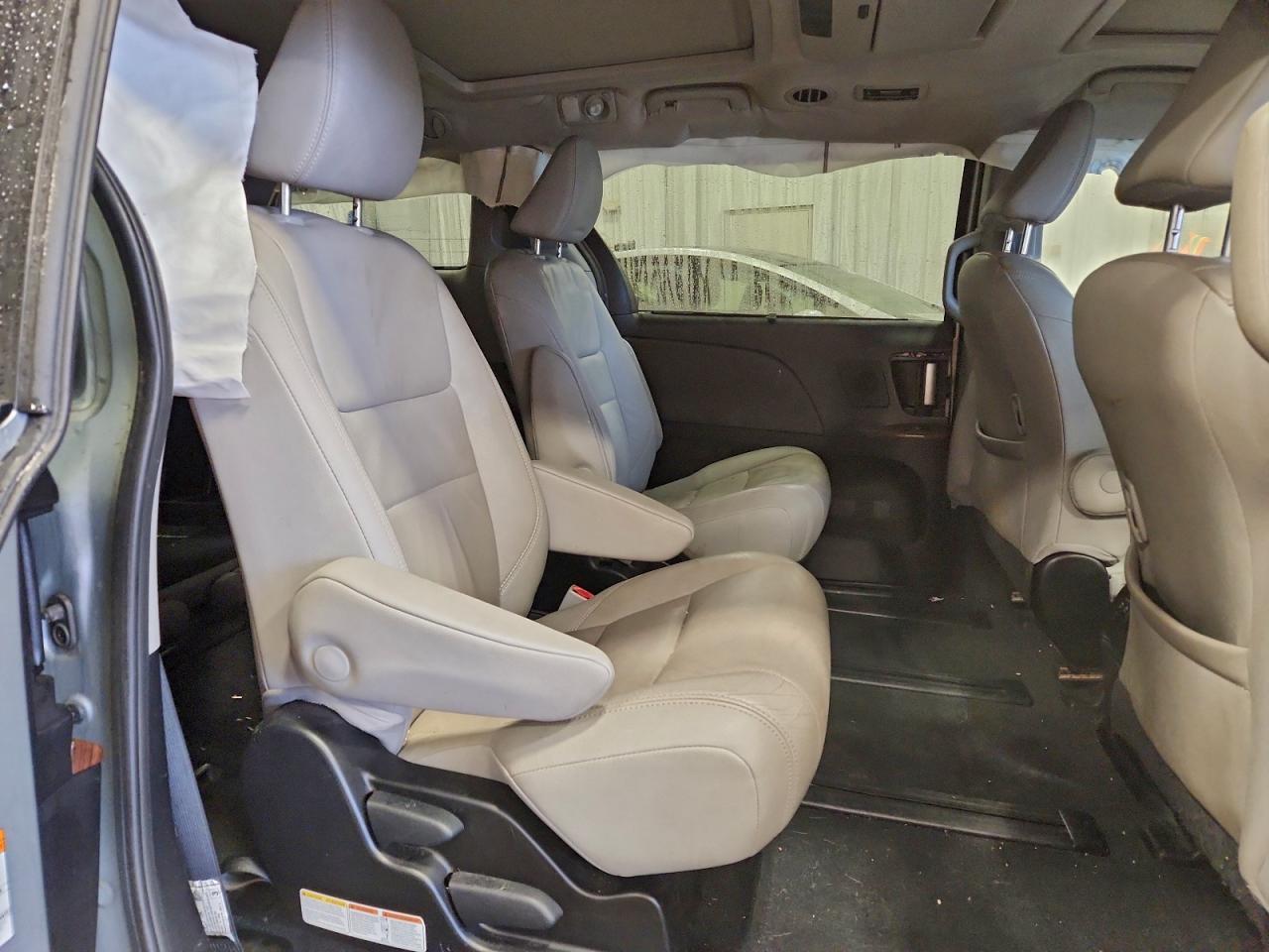 2019 TOYOTA SIENNA