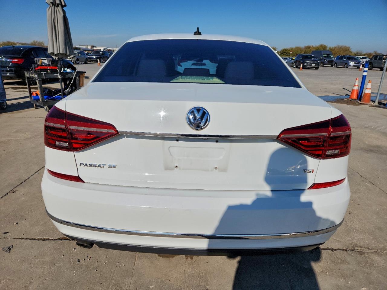 2017 VOLKSWAGEN Passat