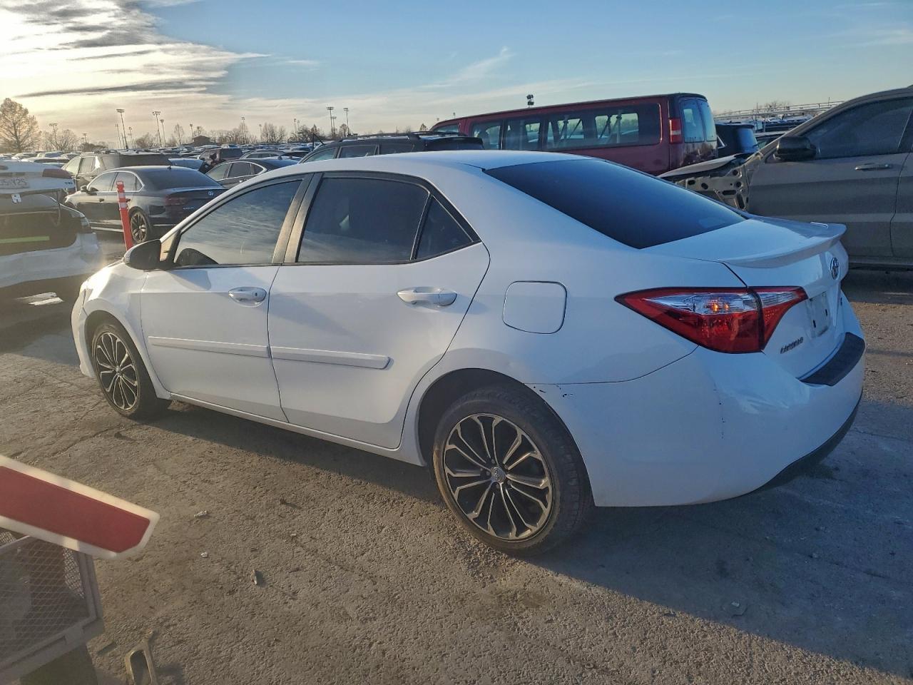 2015 TOYOTA COROLLA