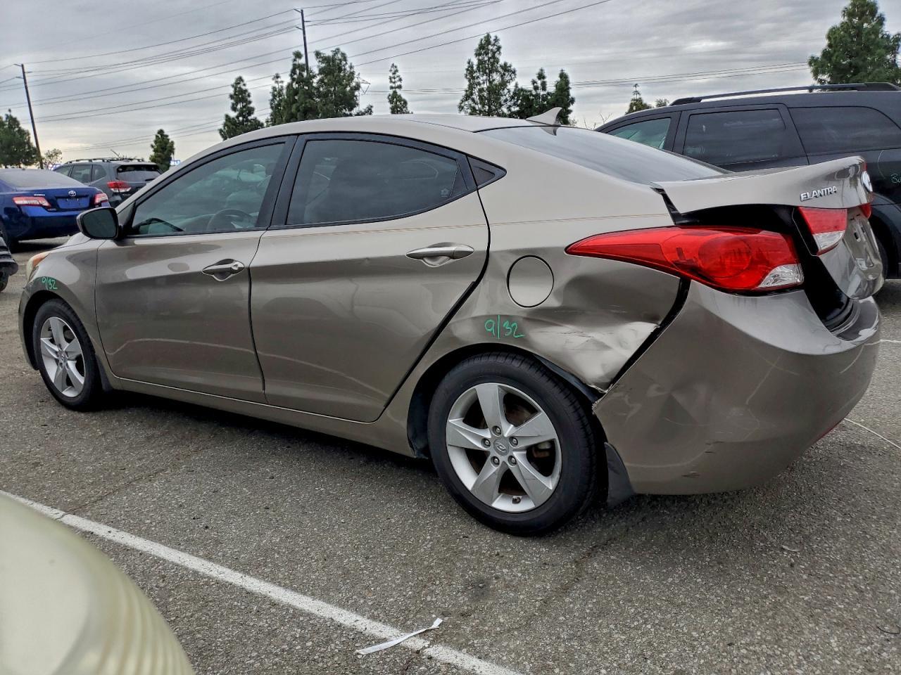 2013 HYUNDAI ELANTRA