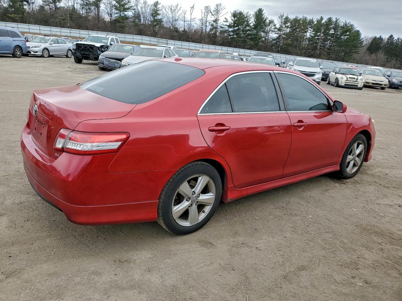 2011 TOYOTA CAMRY