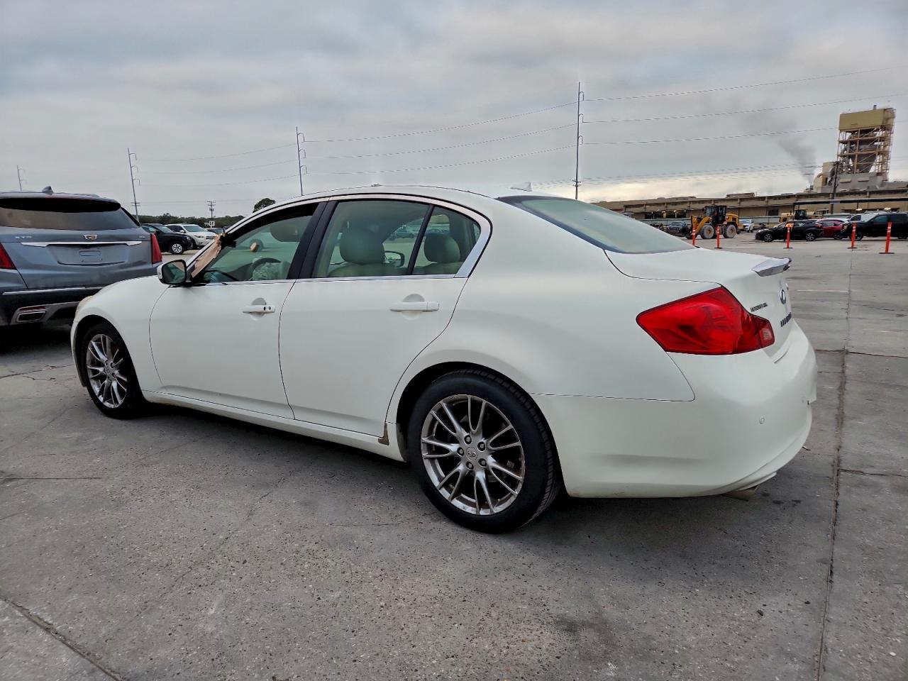 2012 INFINITI G37