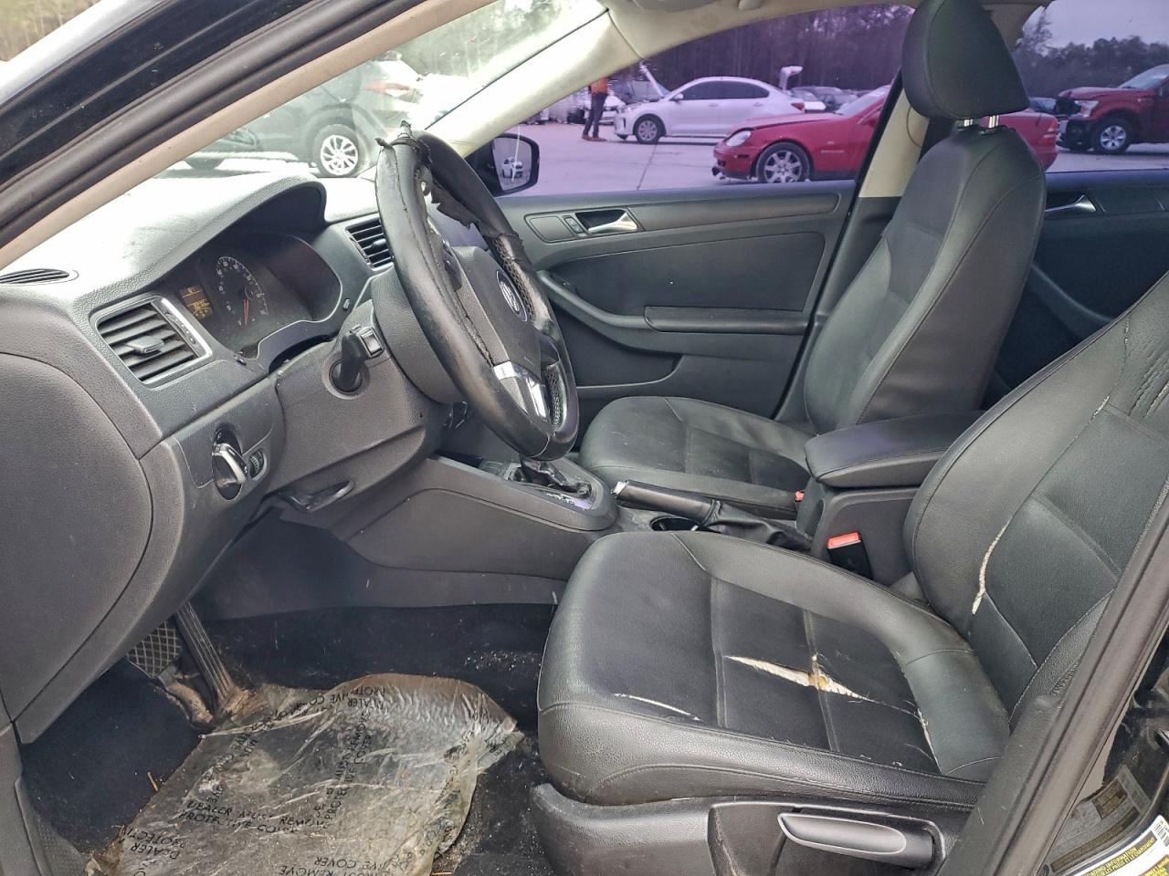 2011 VOLKSWAGEN JETTA