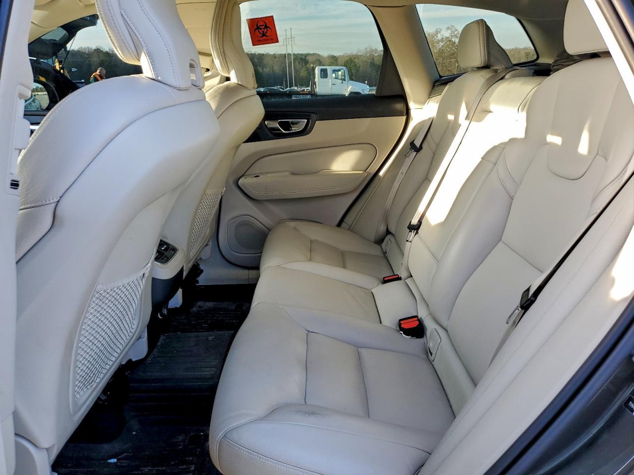 2020 VOLVO XC60