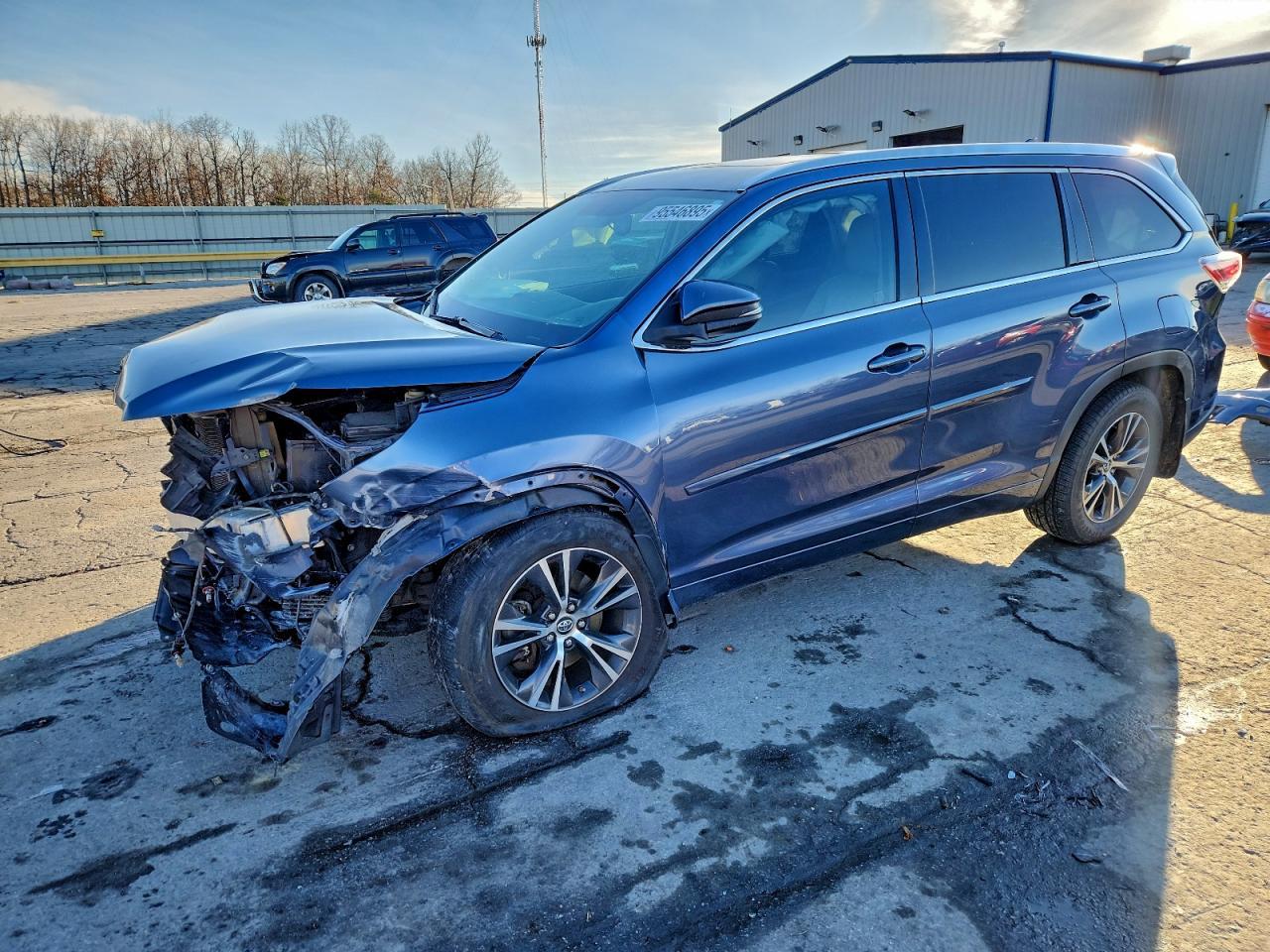2016 TOYOTA HIGHLANDER