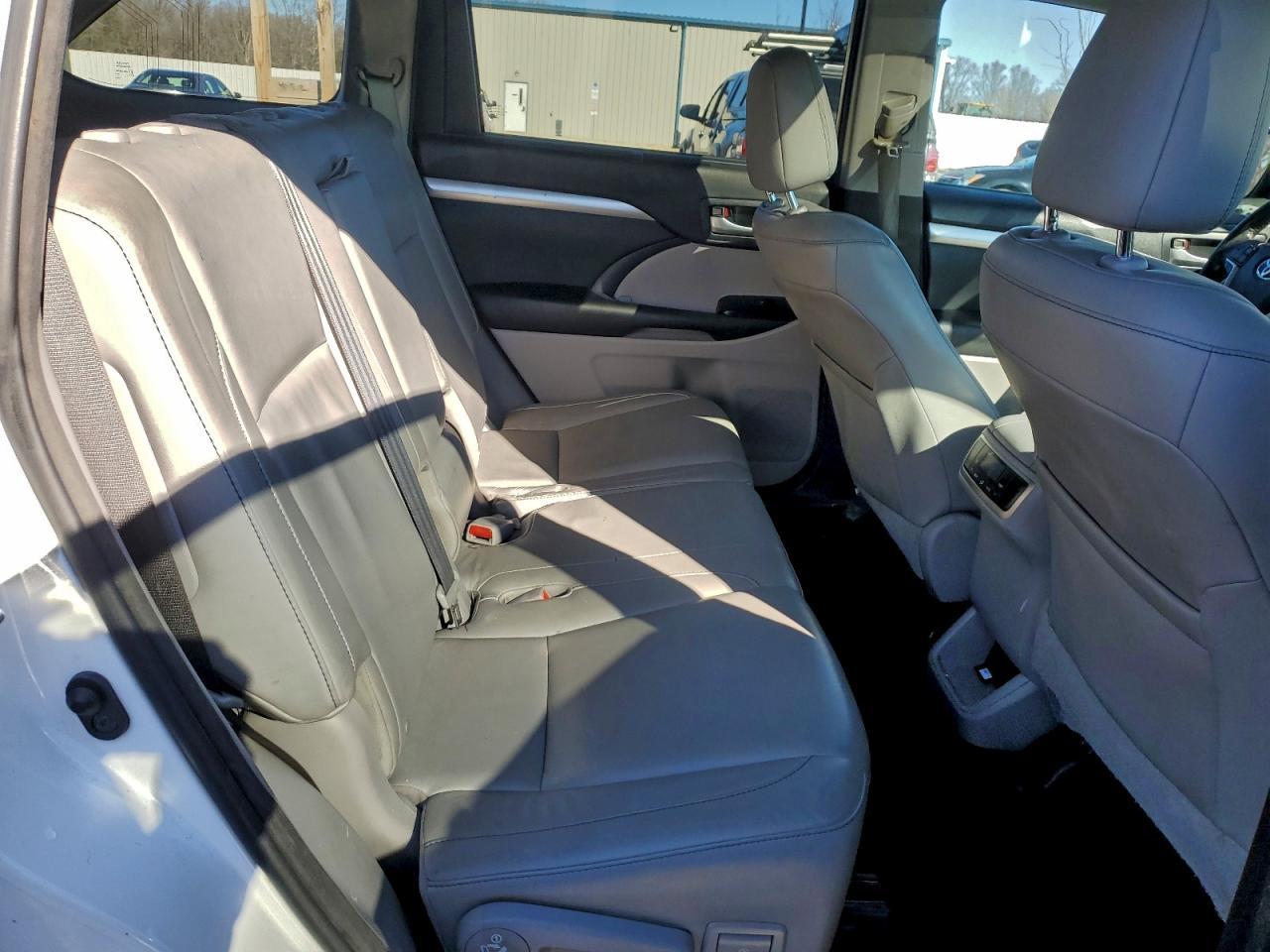 2015 TOYOTA HIGHLANDER