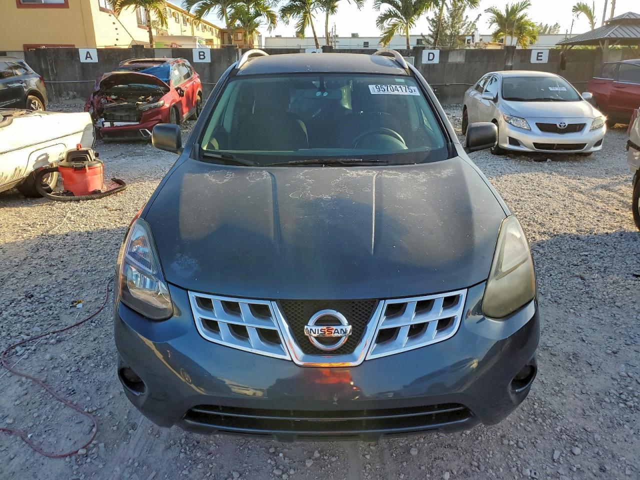 2015 NISSAN ROGUE