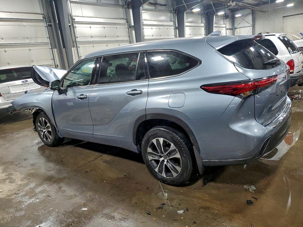 2022 TOYOTA HIGHLANDER