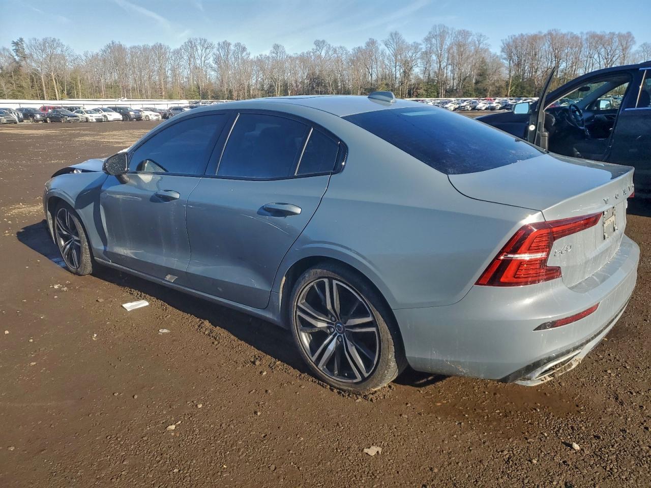 2022 VOLVO S60