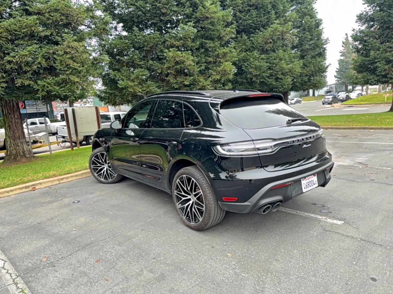 2024 PORSCHE Macan