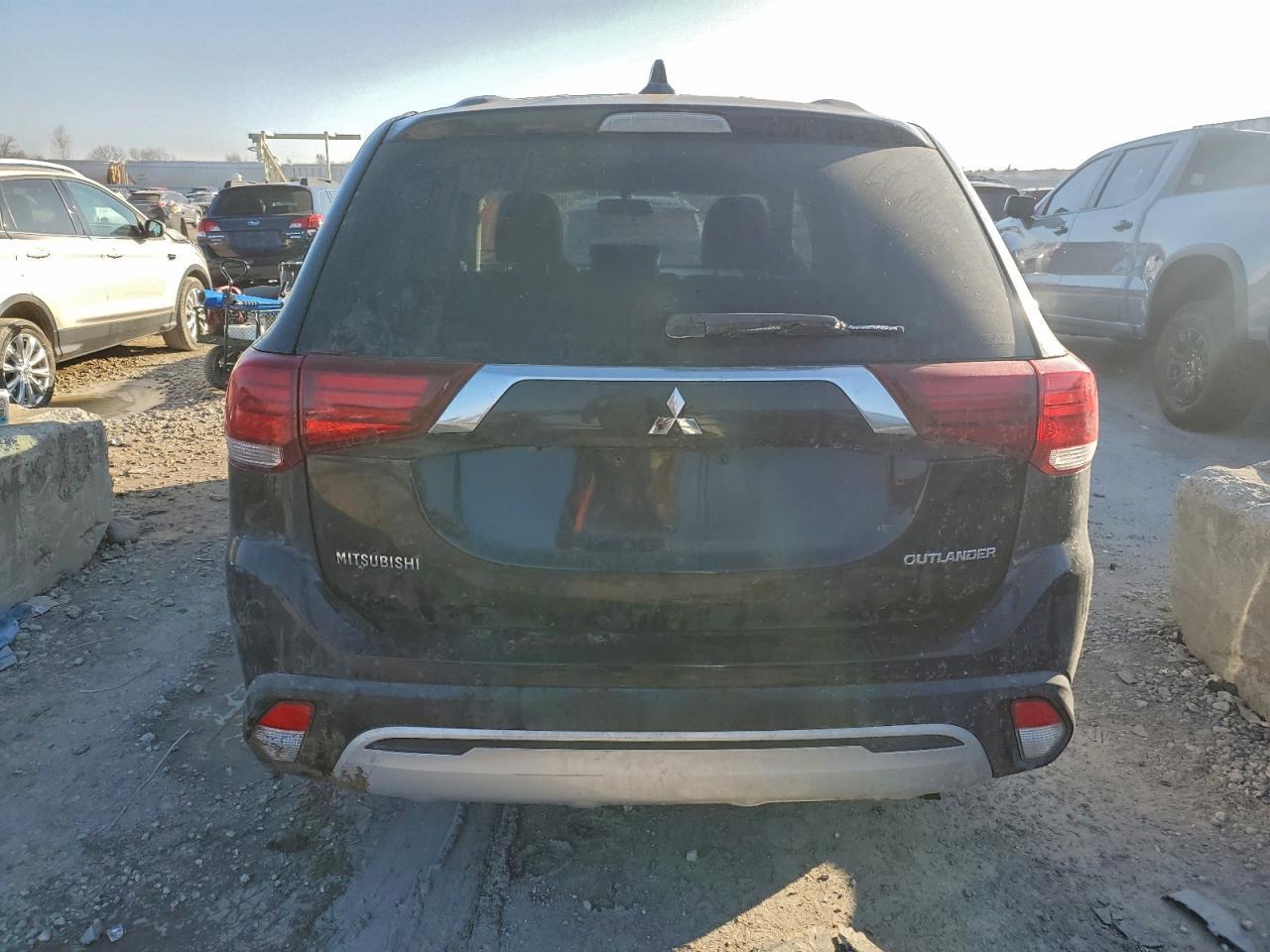 2019 MITSUBISHI outlander