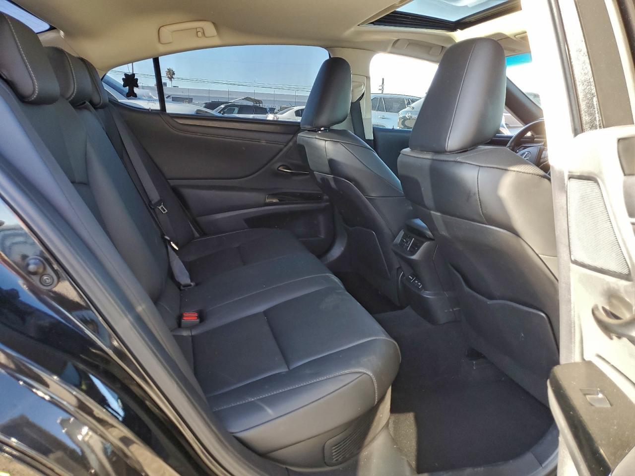 2024 LEXUS ES 300H