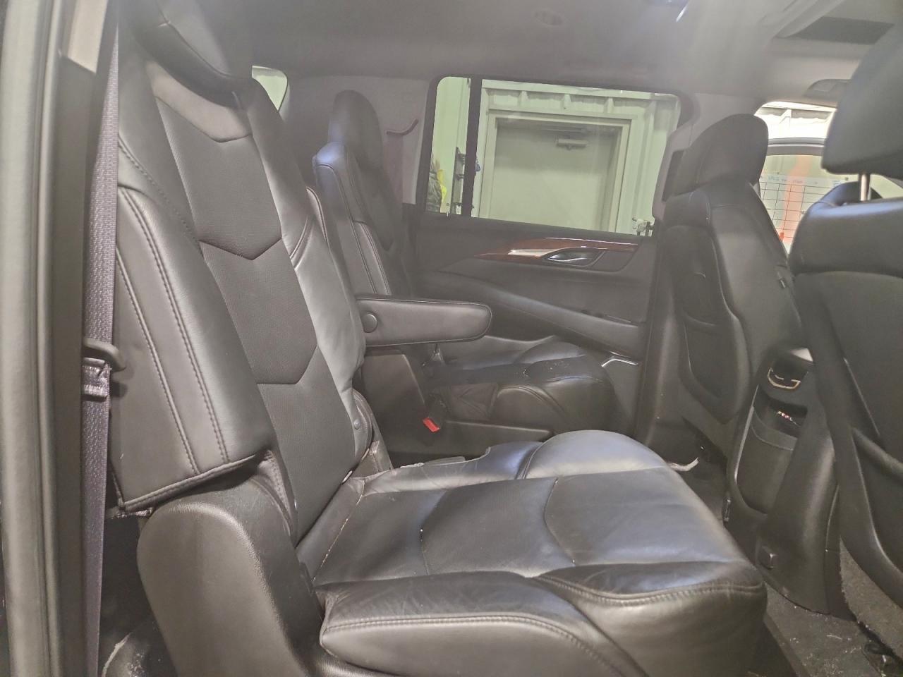 2016 CADILLAC Escalade ESV