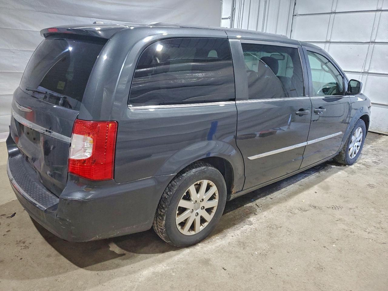 2012 CHRYSLER Town & Country