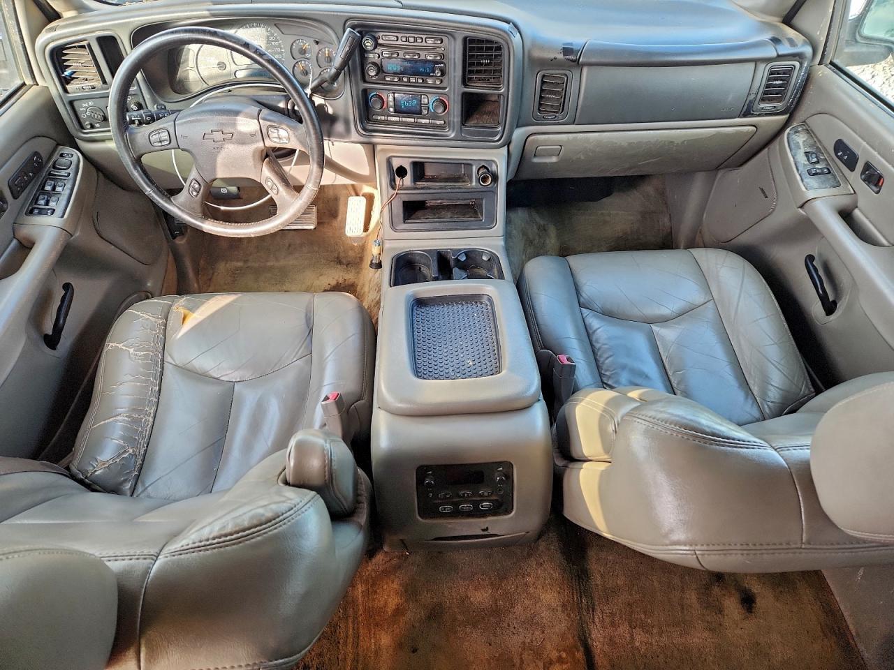 2004 CHEVROLET Tahoe