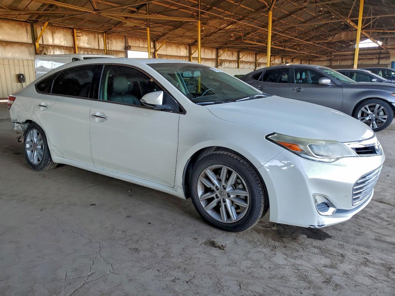 2013 TOYOTA Avalon