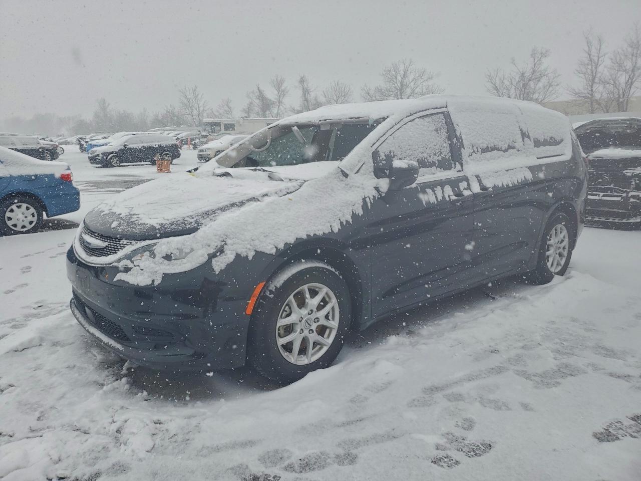 2021 CHRYSLER Voyager