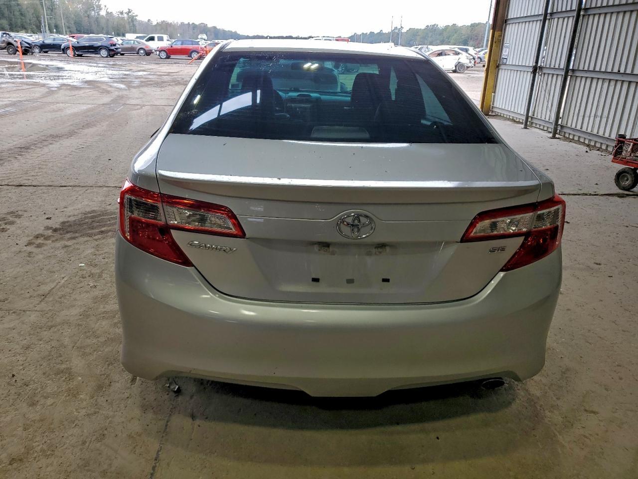 2014 TOYOTA CAMRY
