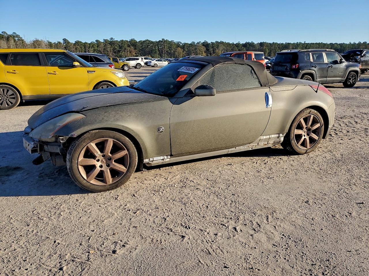 2004 NISSAN Z