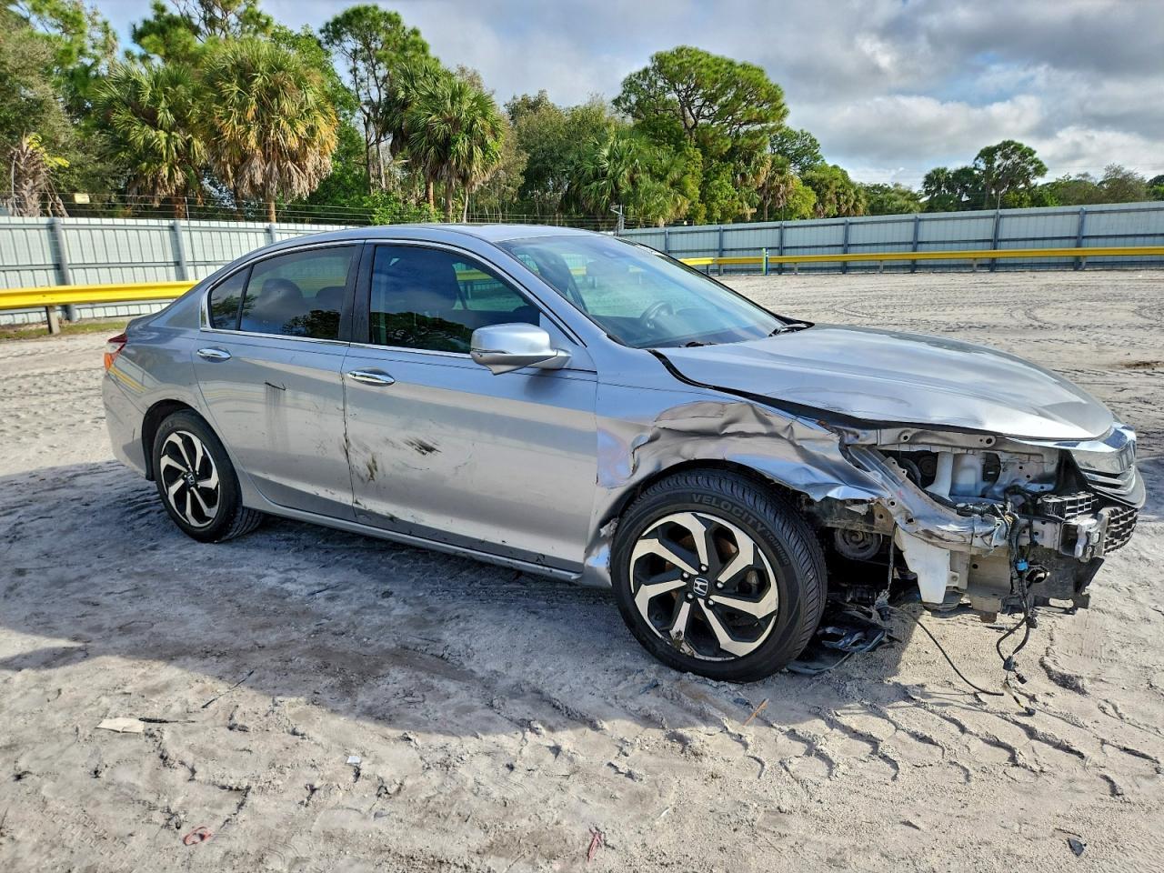 2017 HONDA ACCORD