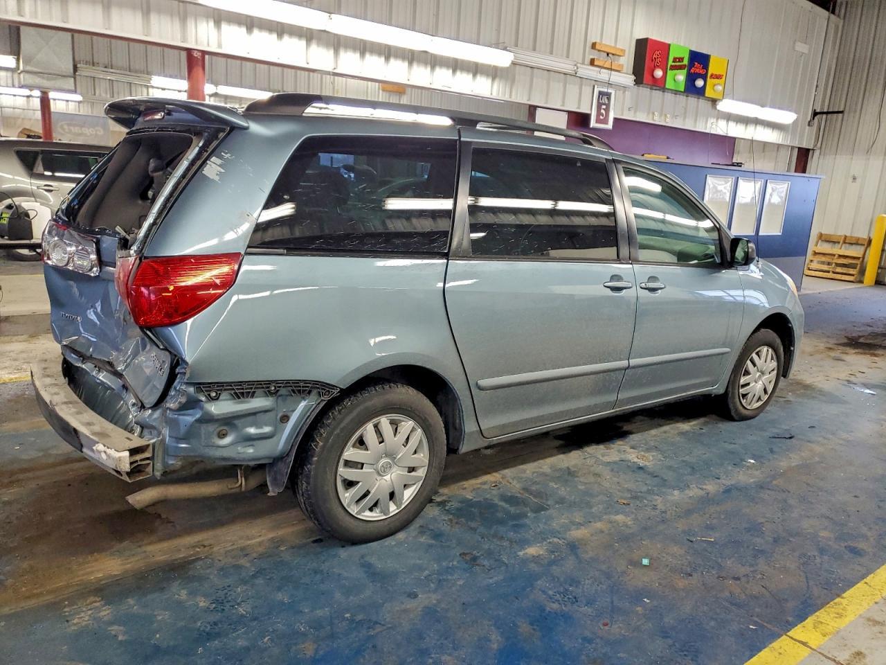 2006 TOYOTA SIENNA