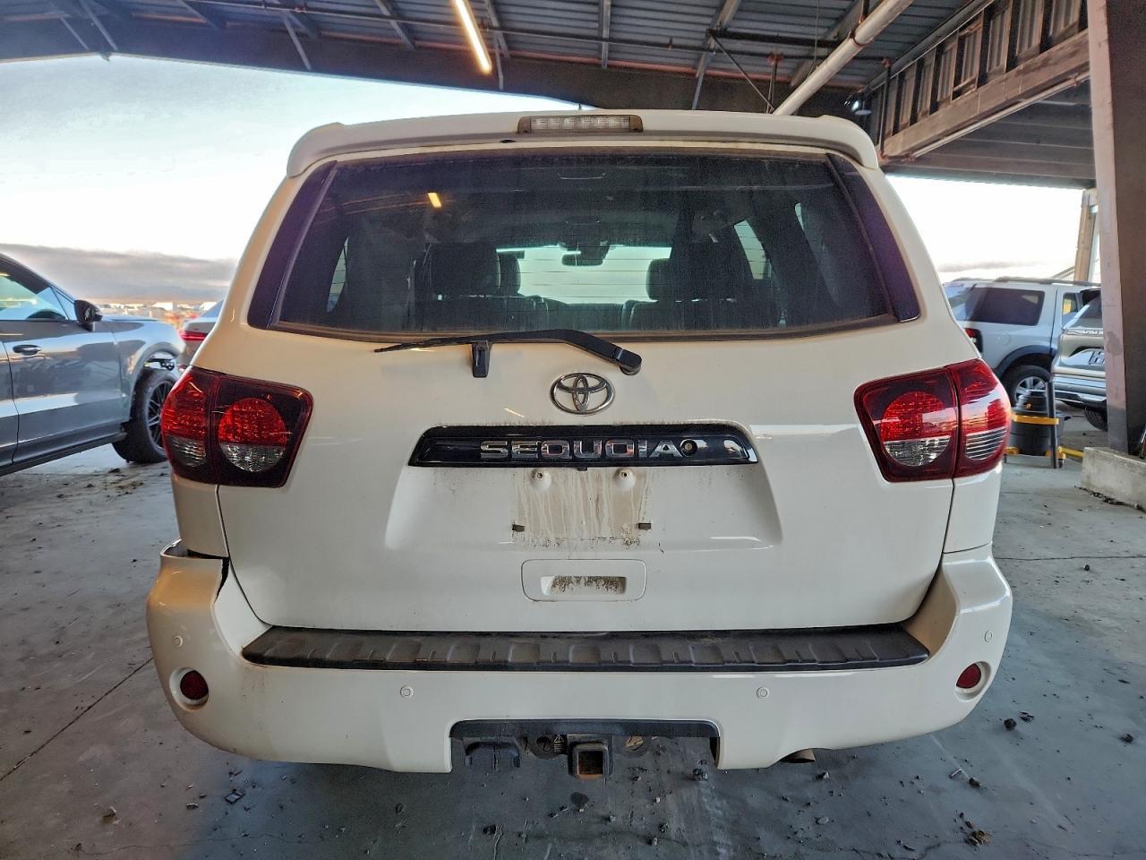 2020 TOYOTA Sequoia