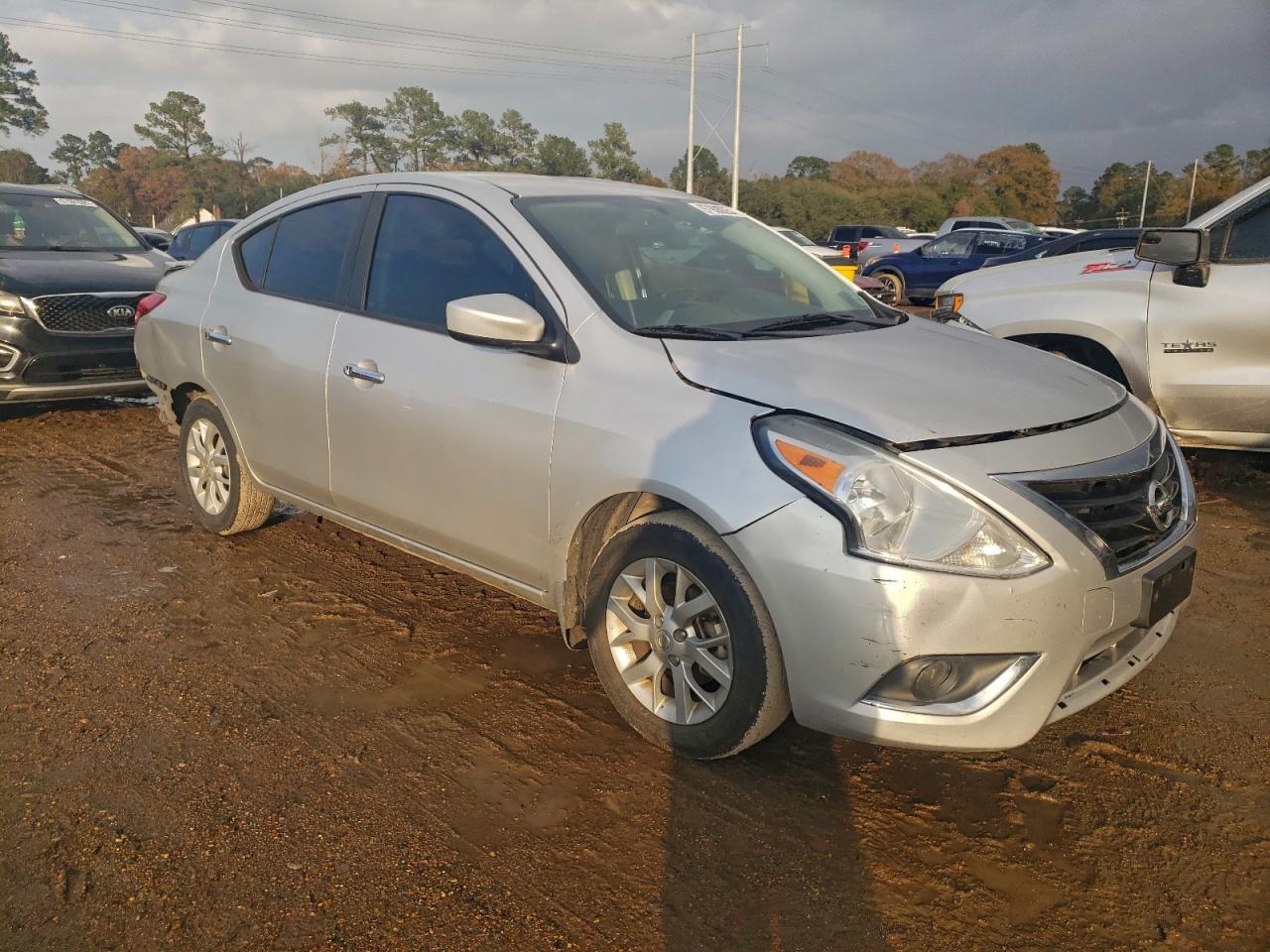 2017 NISSAN VERSA