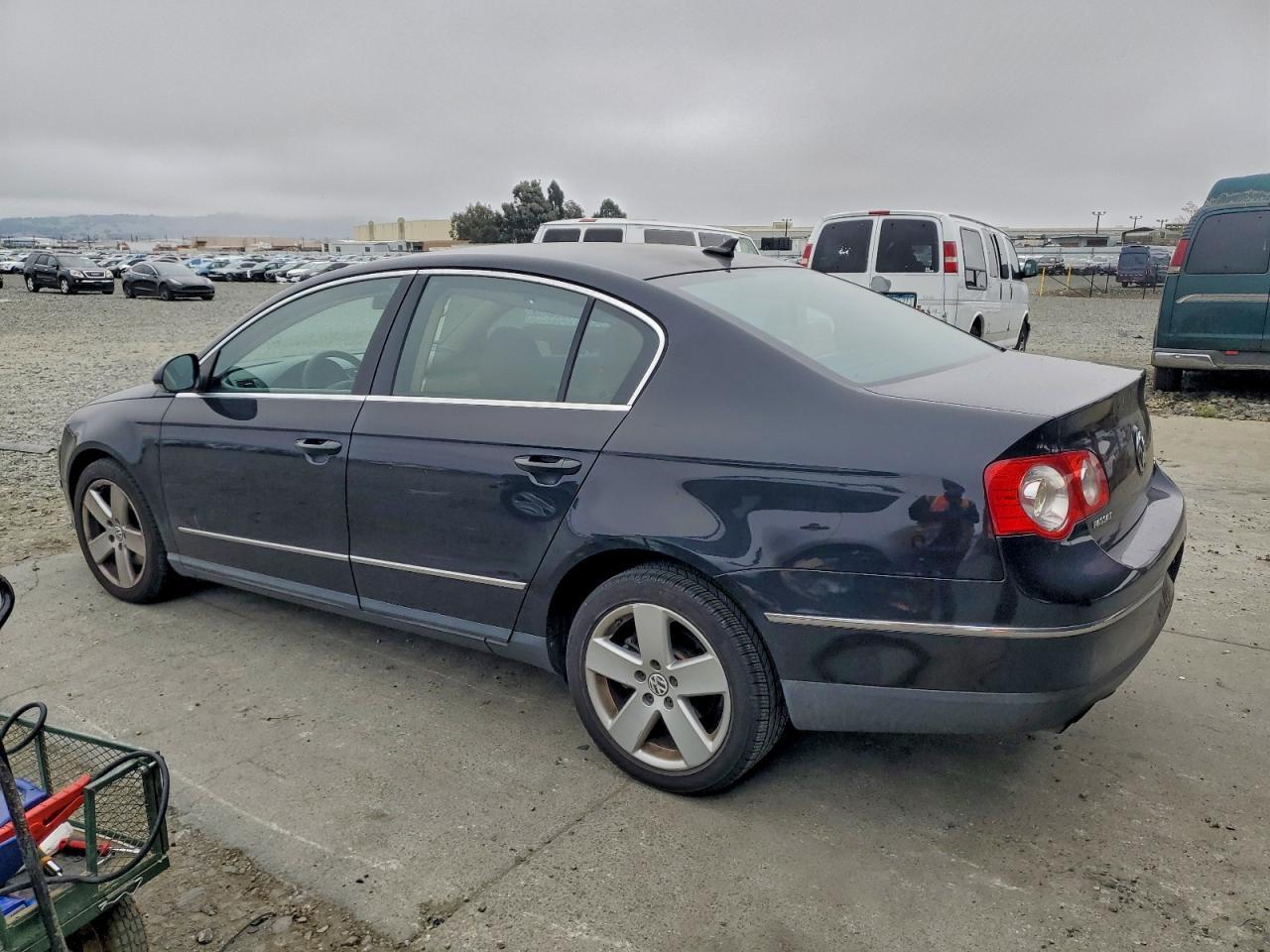 2008 VOLKSWAGEN Passat