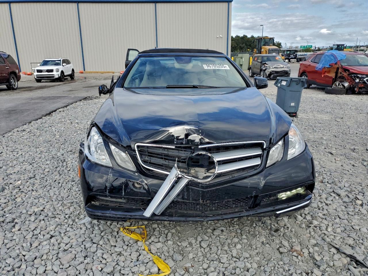 2013 MERCEDES-BENZ E-Class