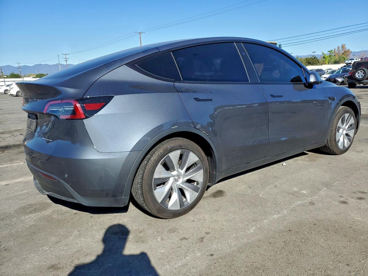 2024 TESLA MODEL Y
