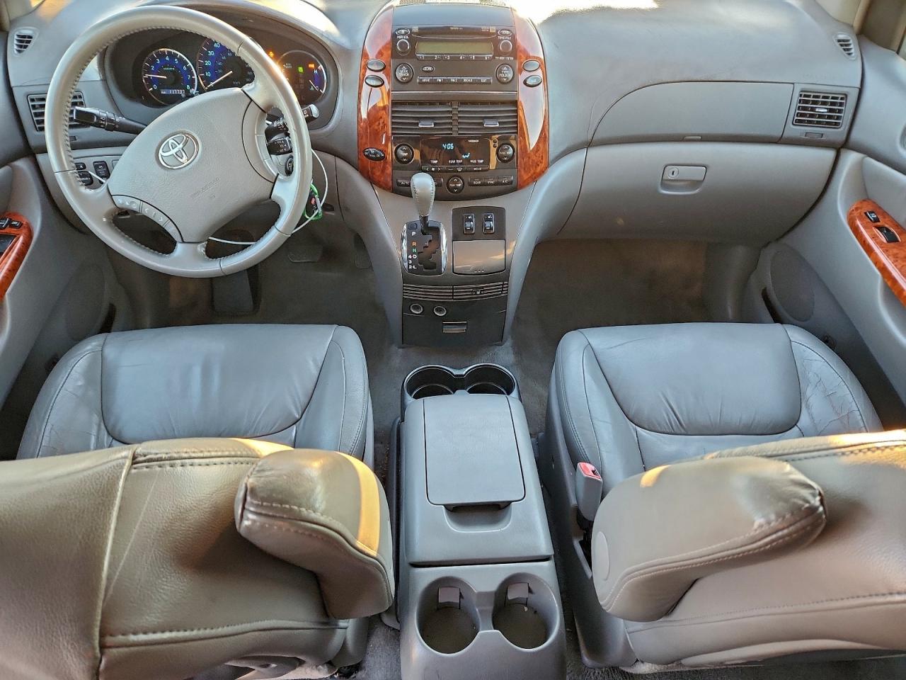 2007 TOYOTA SIENNA