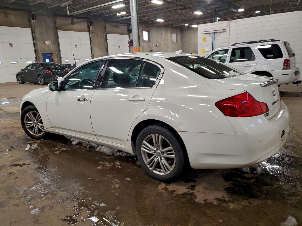 2013 INFINITI G37
