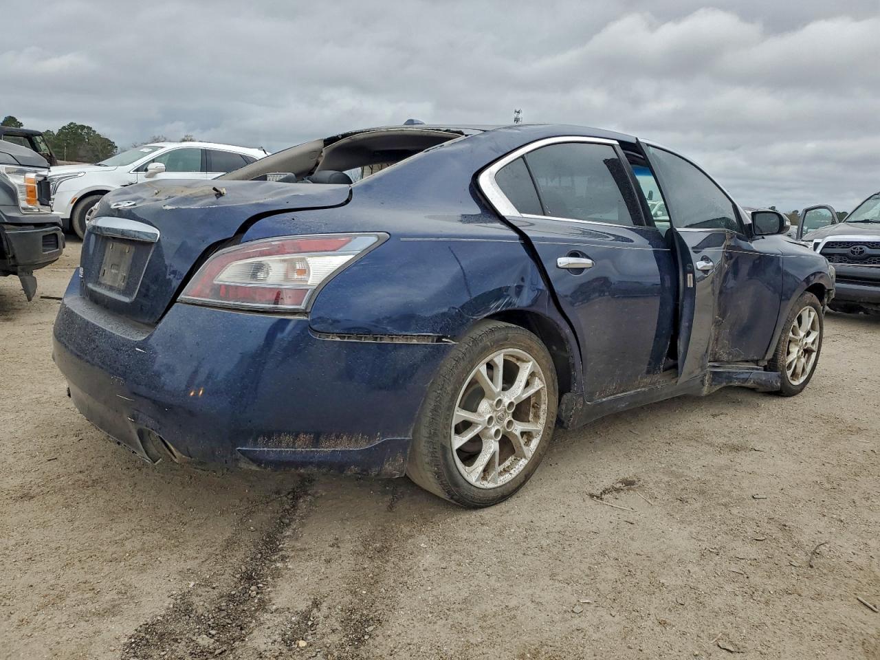 2012 NISSAN Maxima