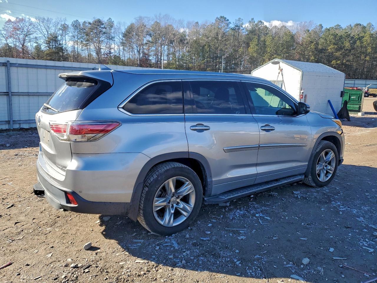 2015 TOYOTA HIGHLANDER
