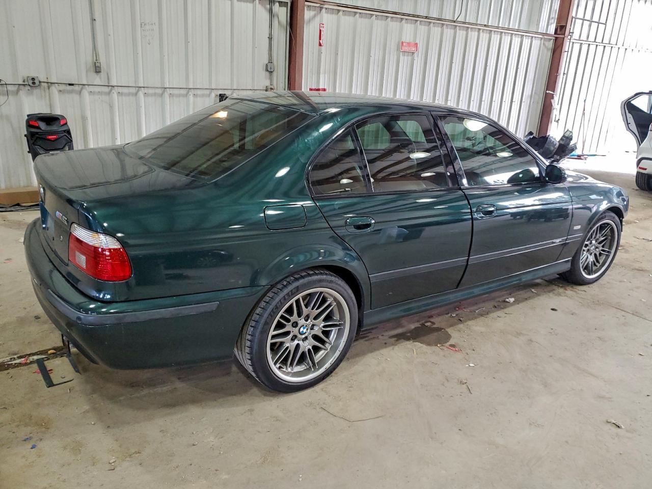 2001 BMW M5