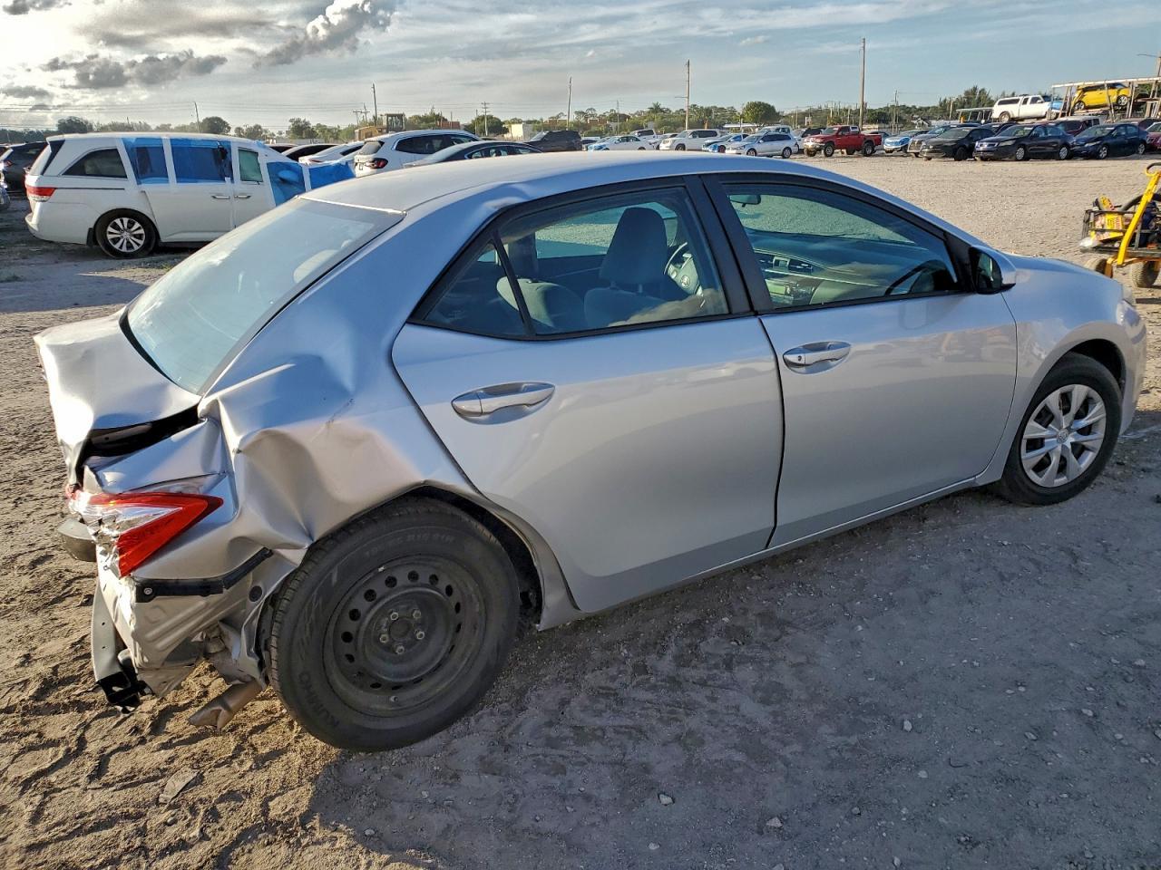 2015 TOYOTA COROLLA