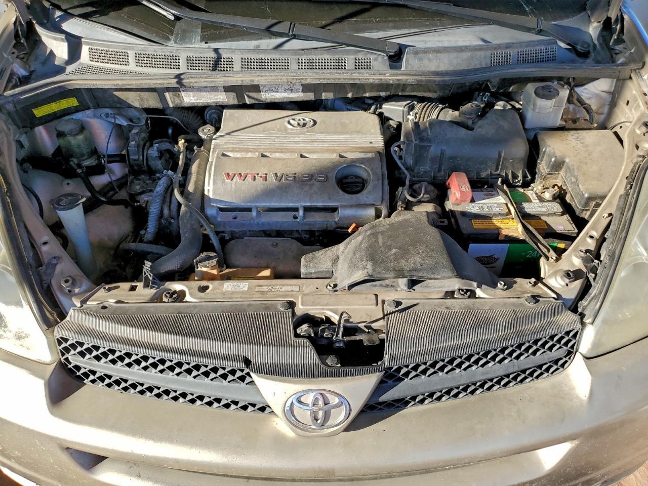 2005 TOYOTA SIENNA