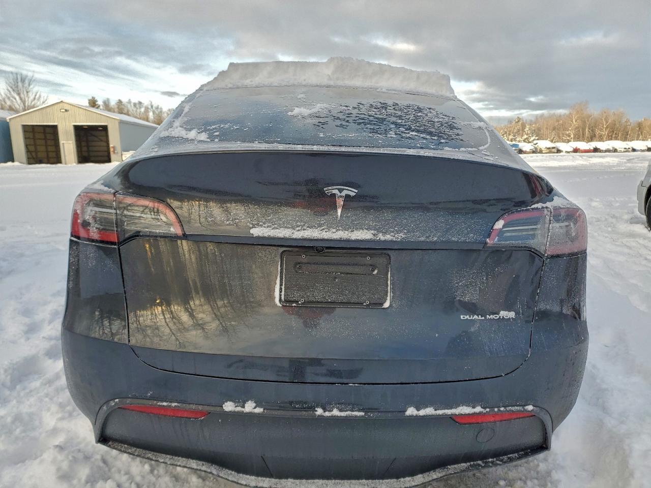 2025 TESLA MODEL Y