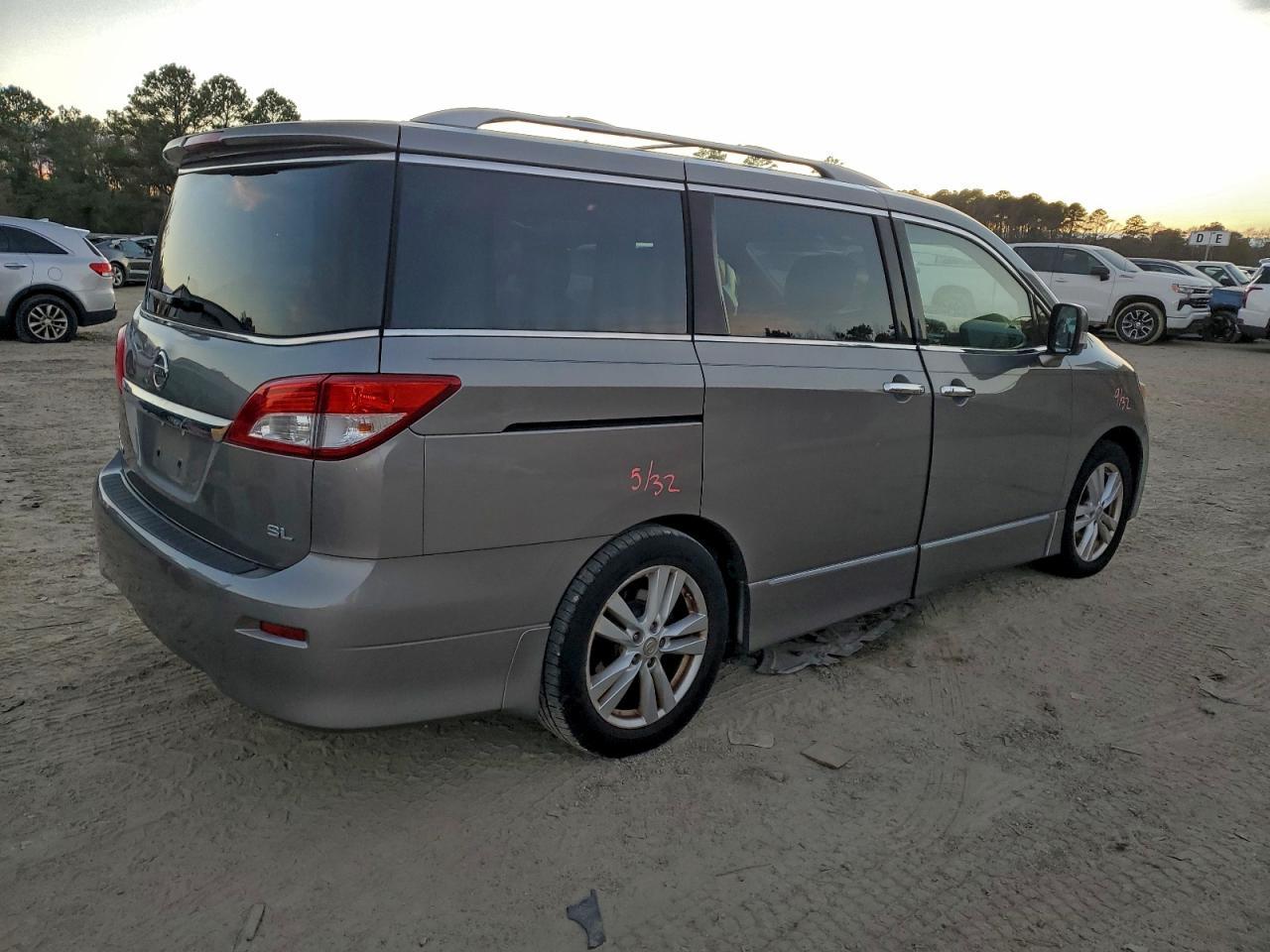 2012 NISSAN Quest