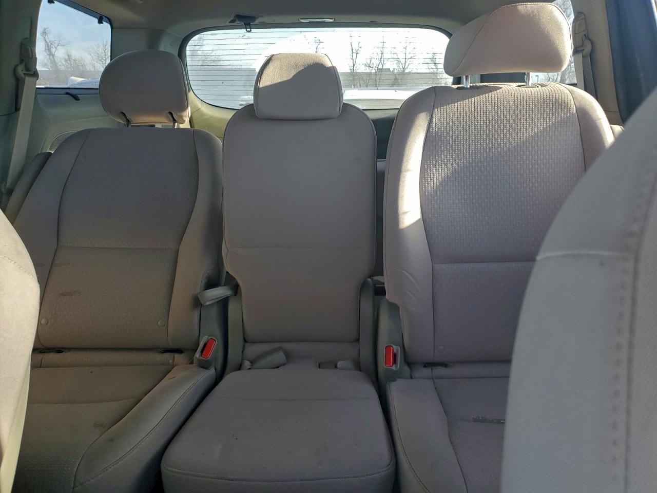 2016 KIA SEDONA