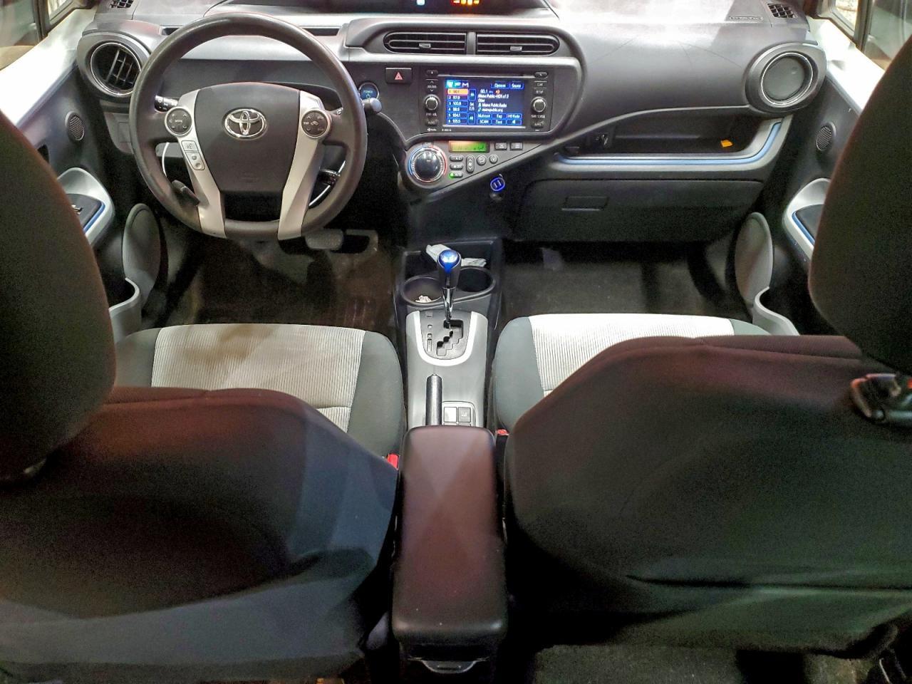 2013 TOYOTA Prius c
