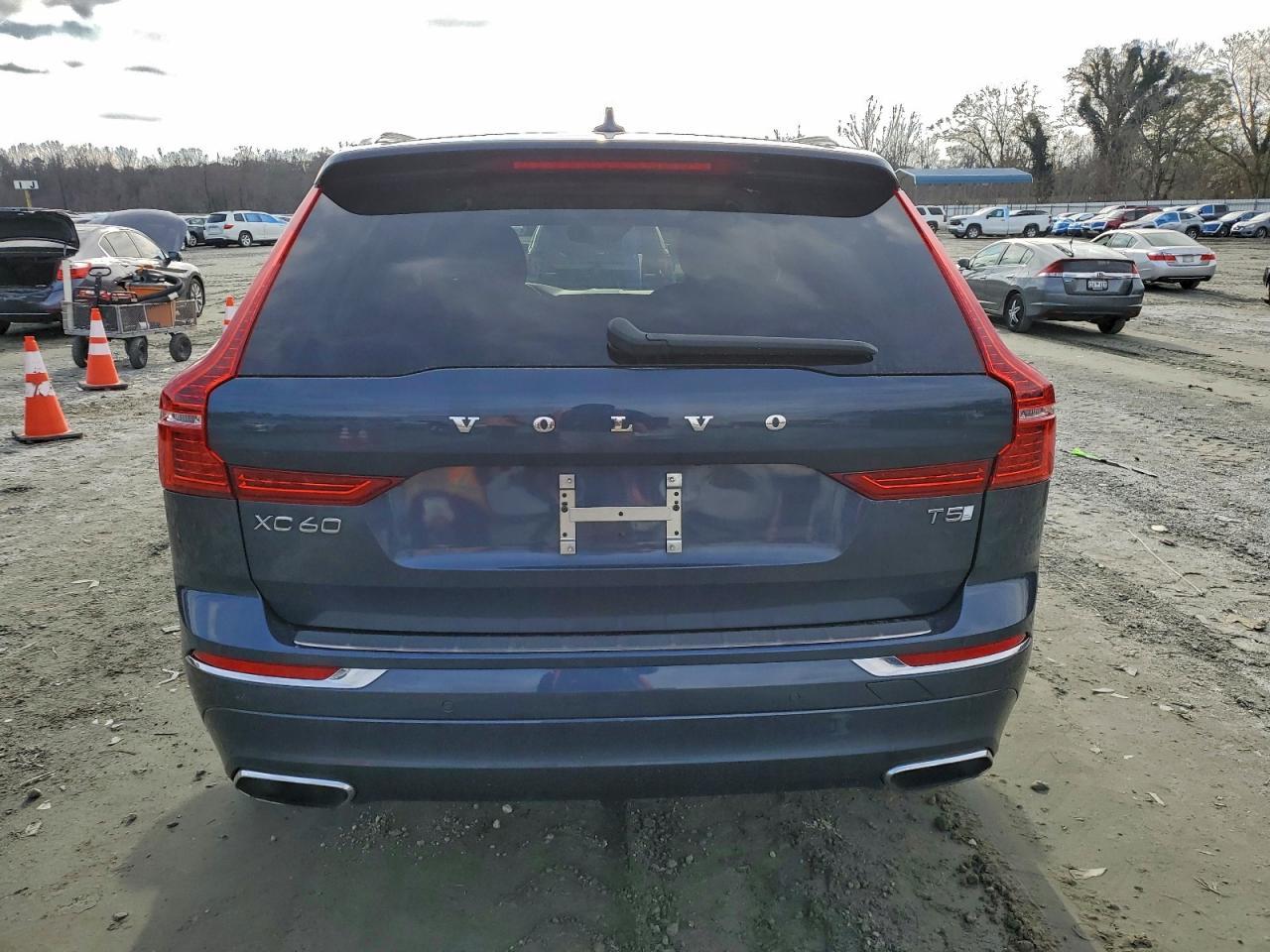 2021 VOLVO XC60