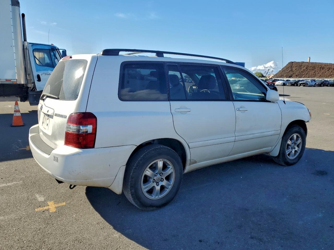 2004 TOYOTA HIGHLANDER