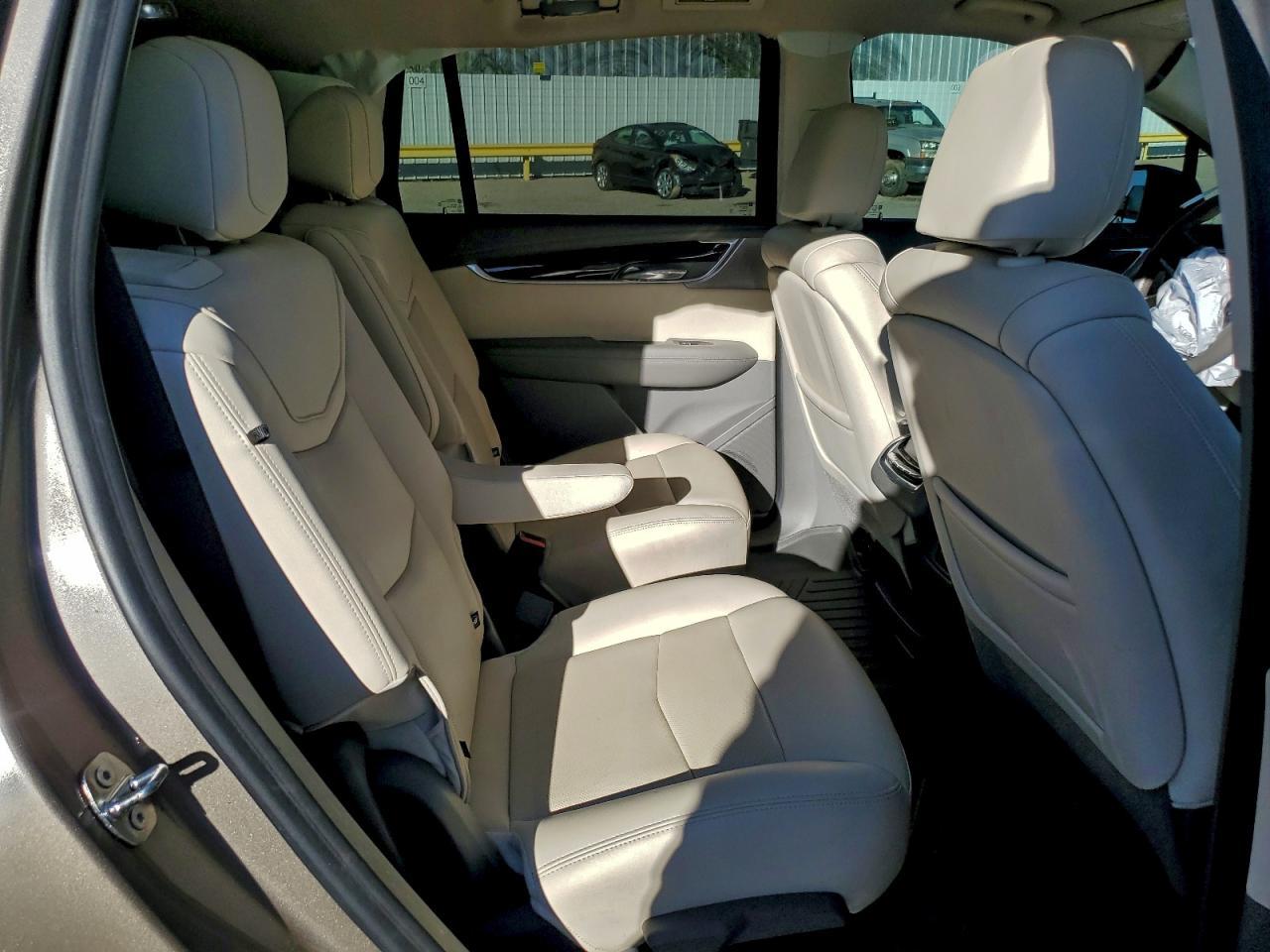 2022 CADILLAC XT6