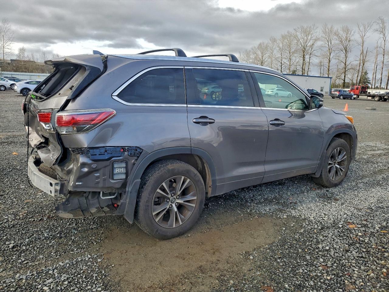 2016 TOYOTA HIGHLANDER