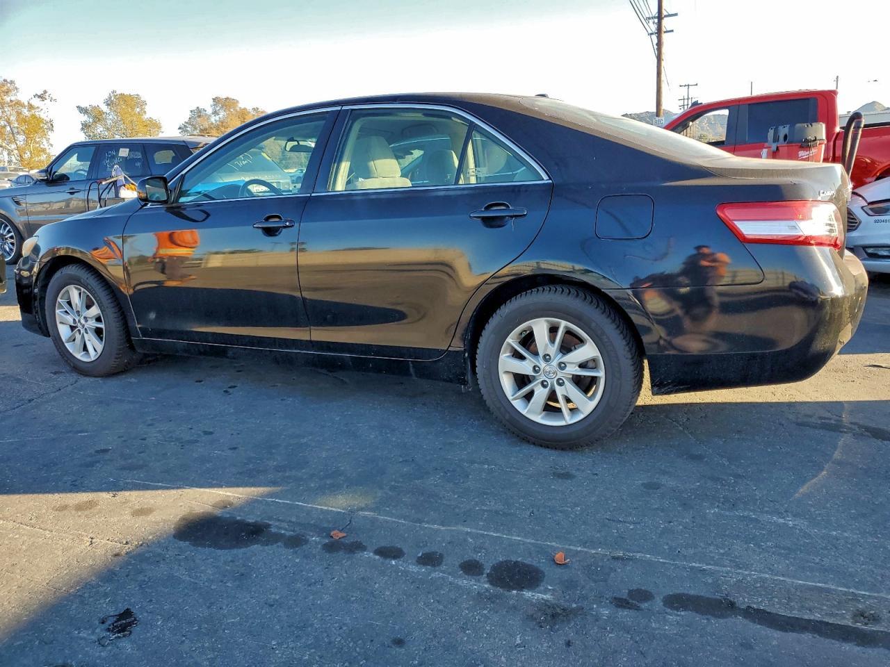 2011 TOYOTA CAMRY